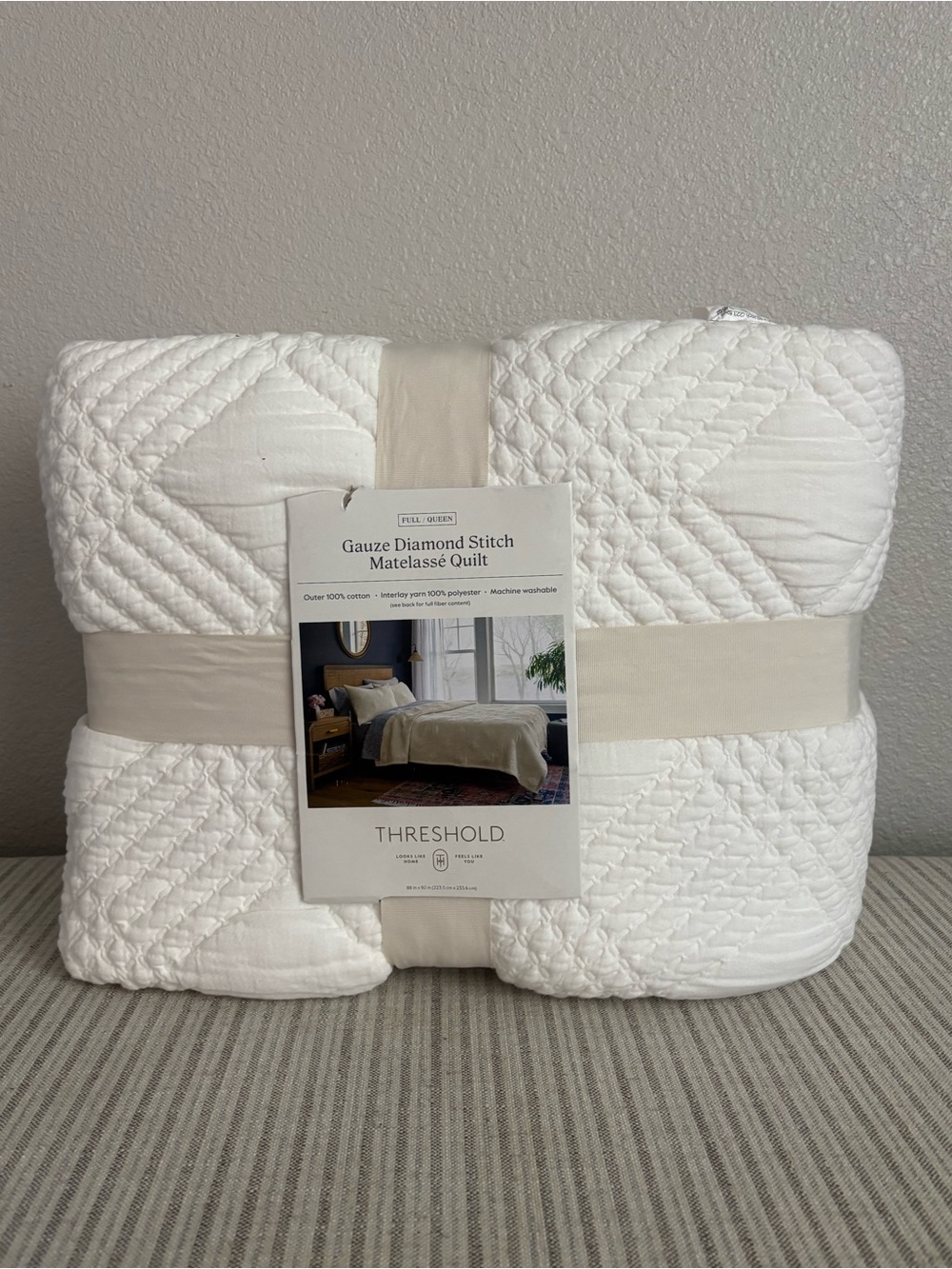 NWT Full/Queen Diamond Matelasse Gauze Quilt Ivory - Threshold
